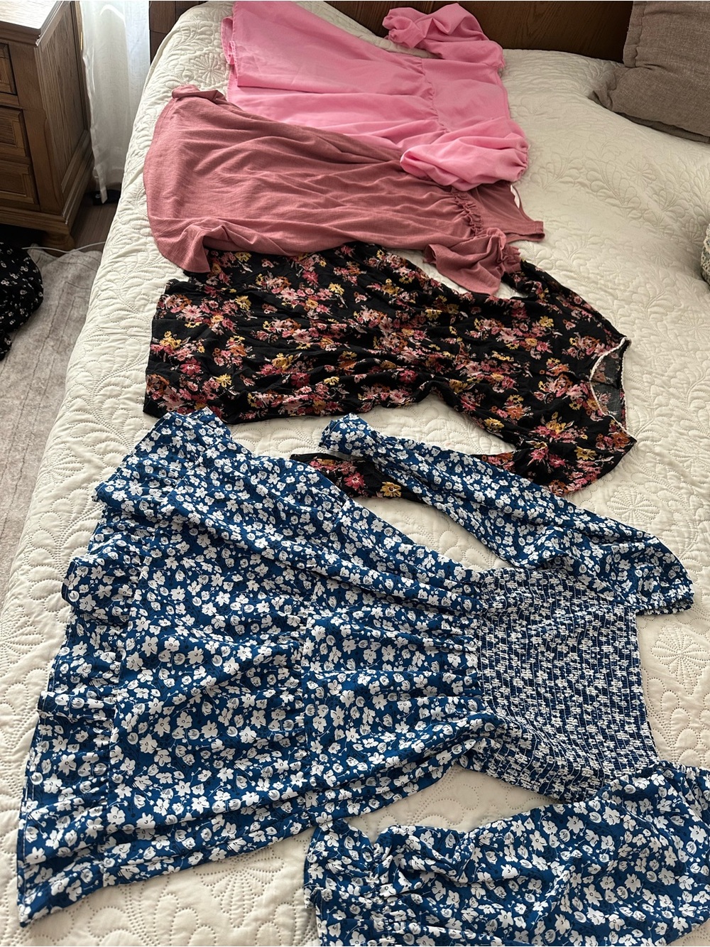 Women’s Small Mini Dress Bundle – 4 Floral & Feminine Dresses